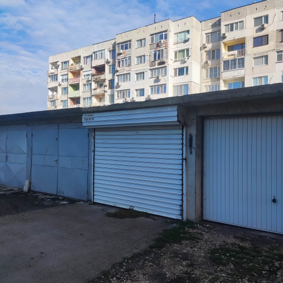 Гараж в град Добрич, ул. Хан Тервел