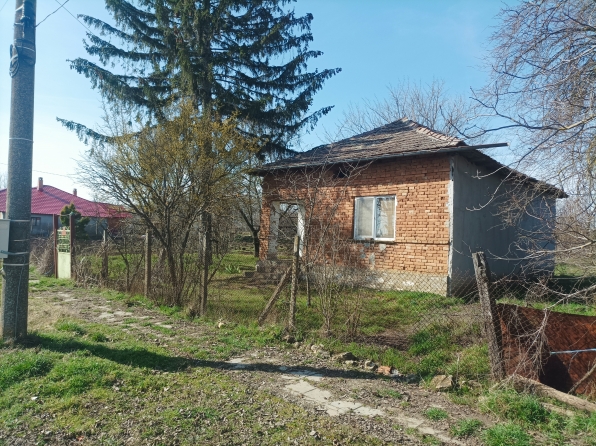 1/2 ид.ч. от Дворно място в село Люляково снимка 1